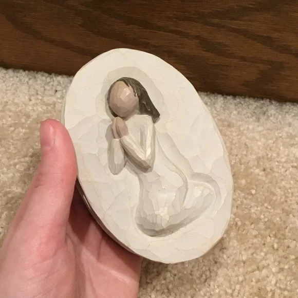 Willow Tree “Angel of Prayer” Prayer/Keepsake Box - Picture 8 of 10